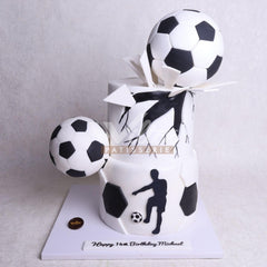 B.12.s FOOTBALL - Birthday Cakes - WILTON PATISSERIE