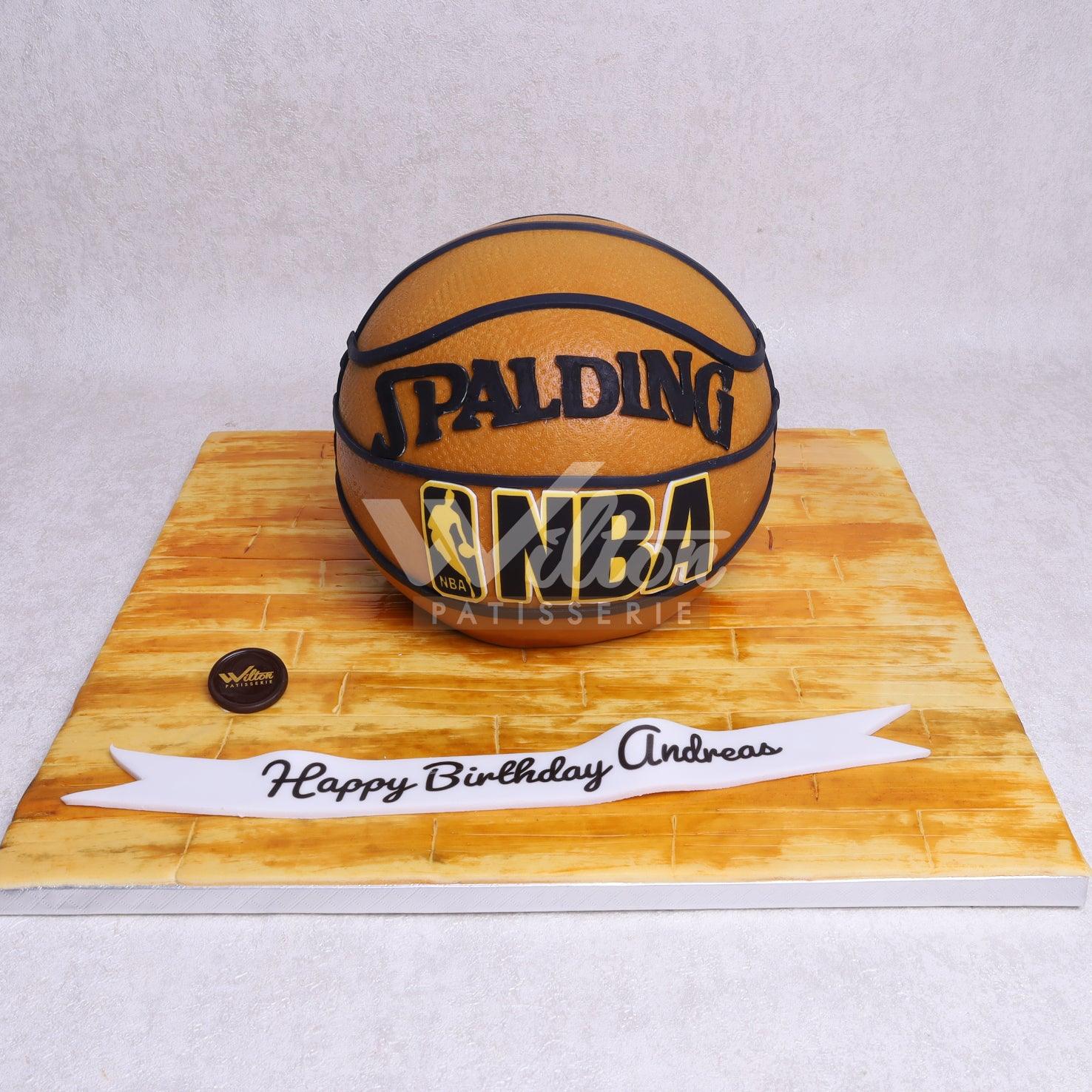 B.13.e BASKETBALL - Birthday Cakes - WILTON PATISSERIE