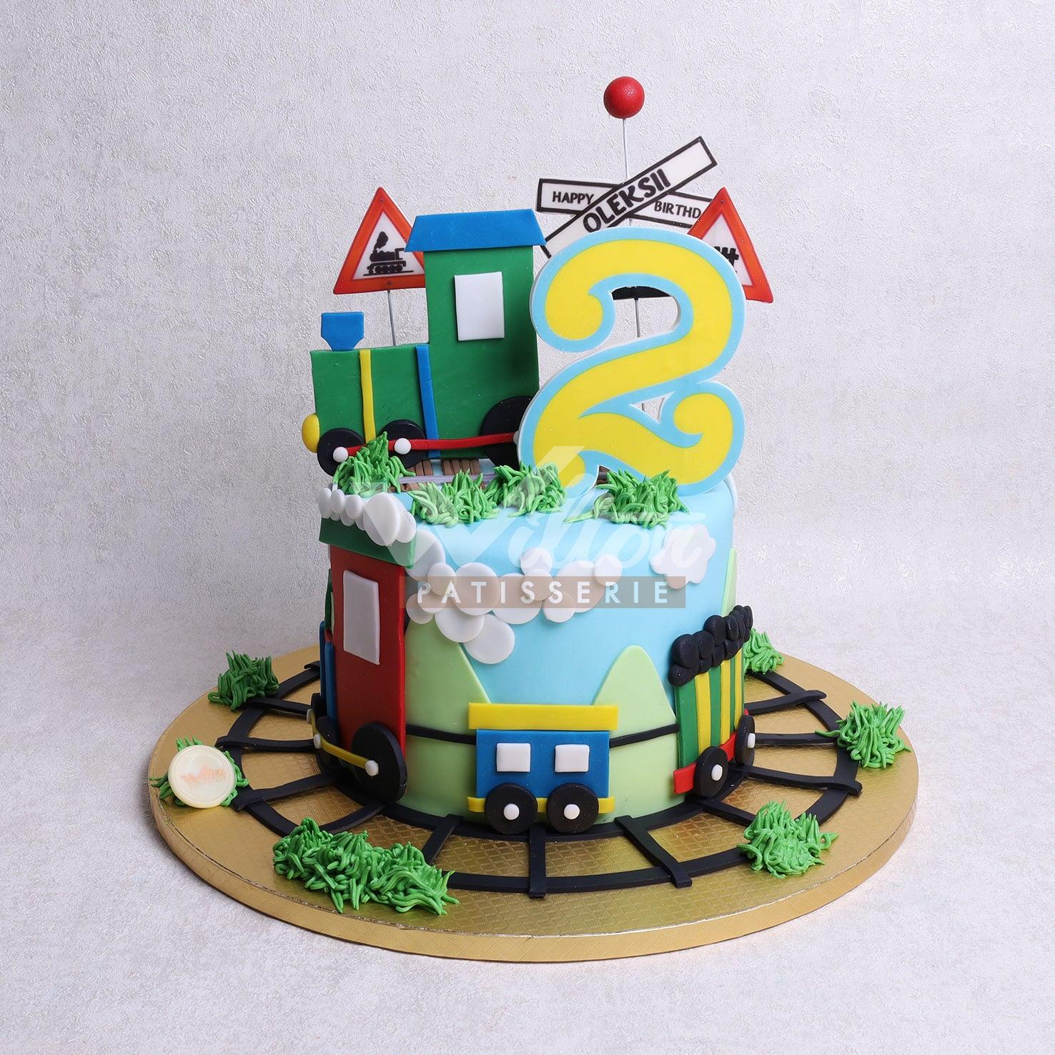 B.38.a TRAIN - Birthday Cakes - WILTON PATISSERIE