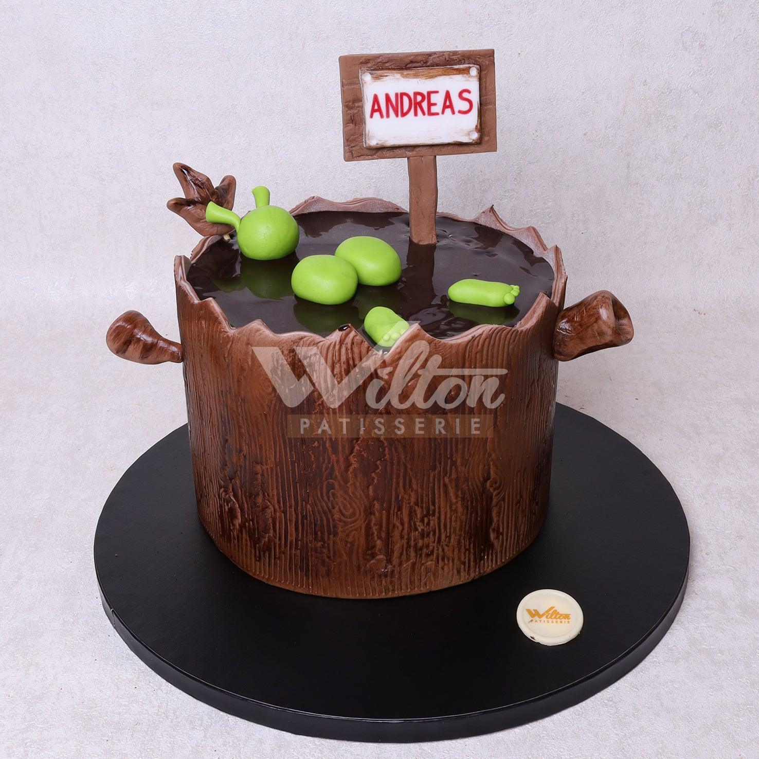 B.44.a SHREK - Birthday Cakes - WILTON PATISSERIE