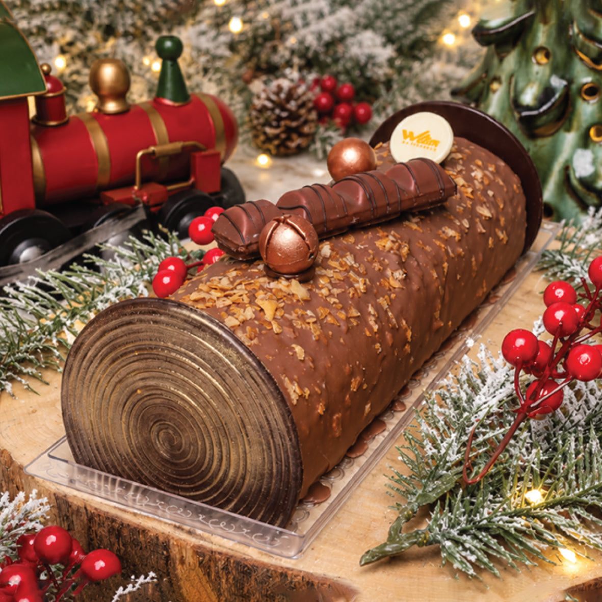 BUENO CHRISTMAS BUCHE DE NOEL LOG - WILTON PATISSERIE
