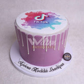 D.1.j TIK TOK - Children Birthday Cakes - WILTON PATISSERIE