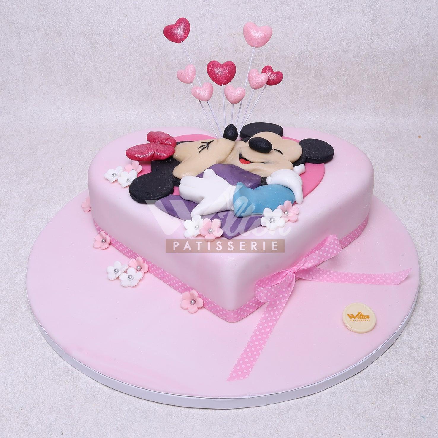 D.23.b MINNIE AND MICKEY - Children Birthday Cakes - WILTON PATISSERIE