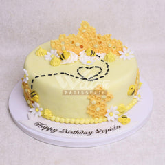D.71.b BEES - Children Birthday Cakes - WILTON PATISSERIE