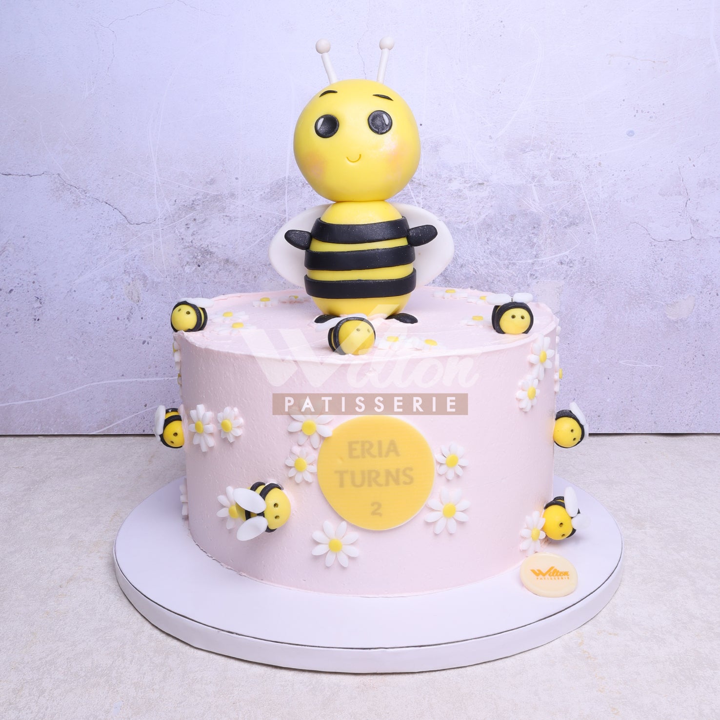 D.71.c BEES - Children Birthday Cakes - WILTON PATISSERIE