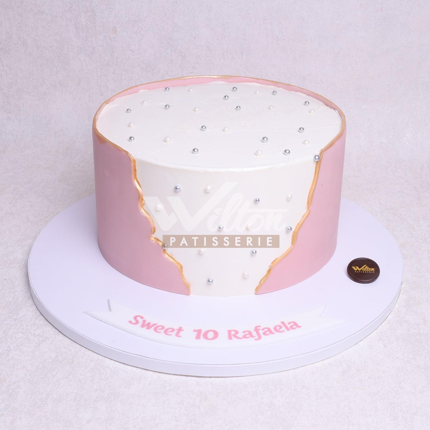 G.41.a SIMPLE - Birthday Cakes - WILTON PATISSERIE