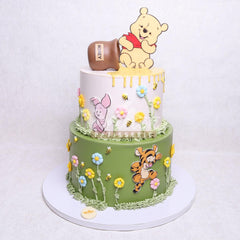 V.16.c WINNIE THE POOH - Christening Cake - WILTON PATISSERIE