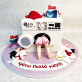 W13.c HOUSEWIFE - Women Birthday Cakes - WILTON PATISSERIE