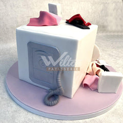 W13.c HOUSEWIFE - Women Birthday Cakes - WILTON PATISSERIE