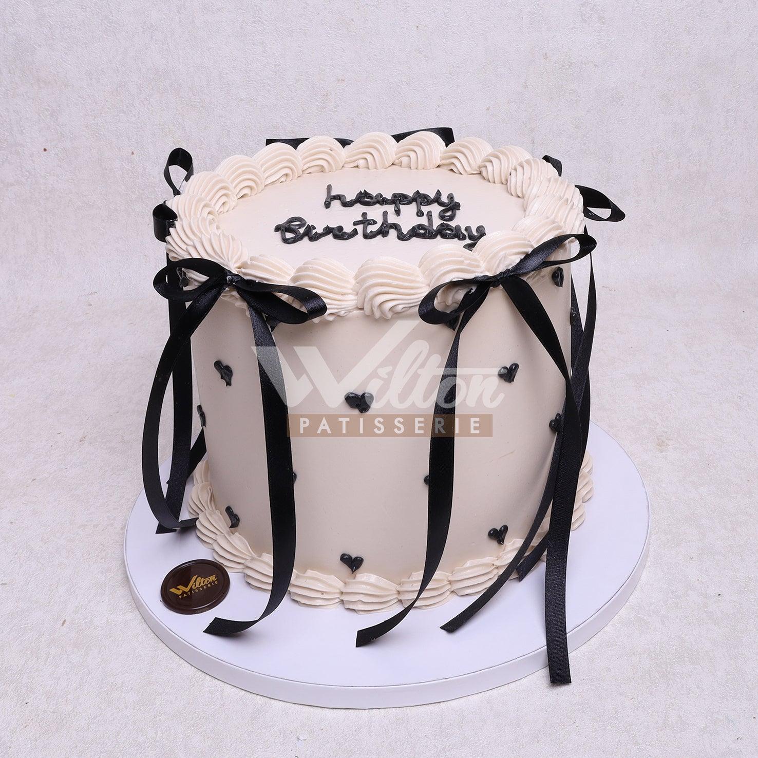 W35.g VINTAGE - Women Birthday Cake - WILTON PATISSERIE