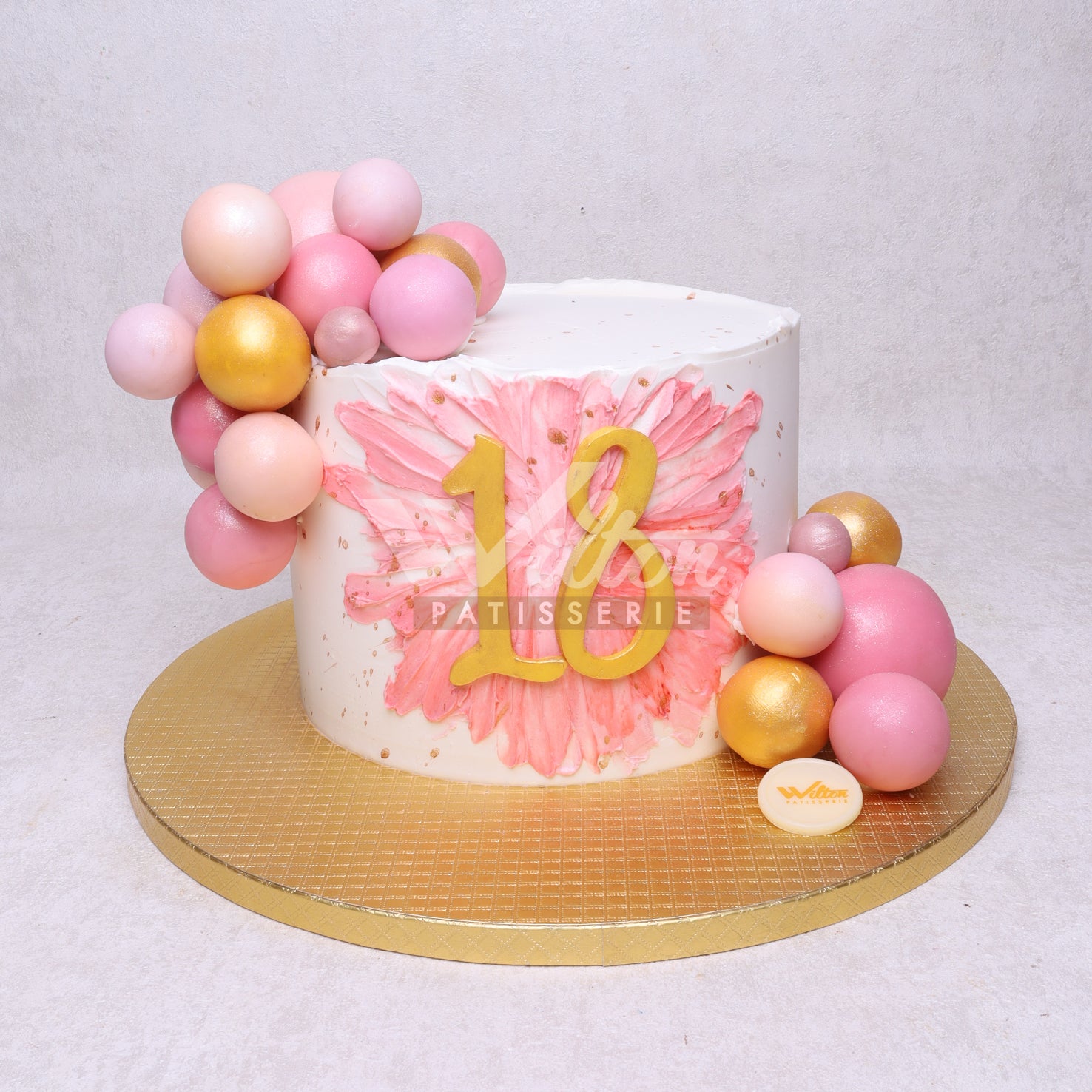 W38.b ARTISTIC - Women Birthday Cakes - WILTON PATISSERIE