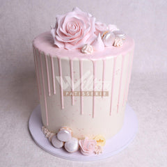 W6.37 FLOWERS - Women Birthday Cakes - WILTON PATISSERIE