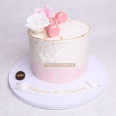 W6.44 FLOWERS - Women Birthday Cakes - WILTON PATISSERIE