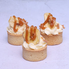 Fresh Banana & Toffee Tart - Coctail Sweets - WILTON PATISSERIE