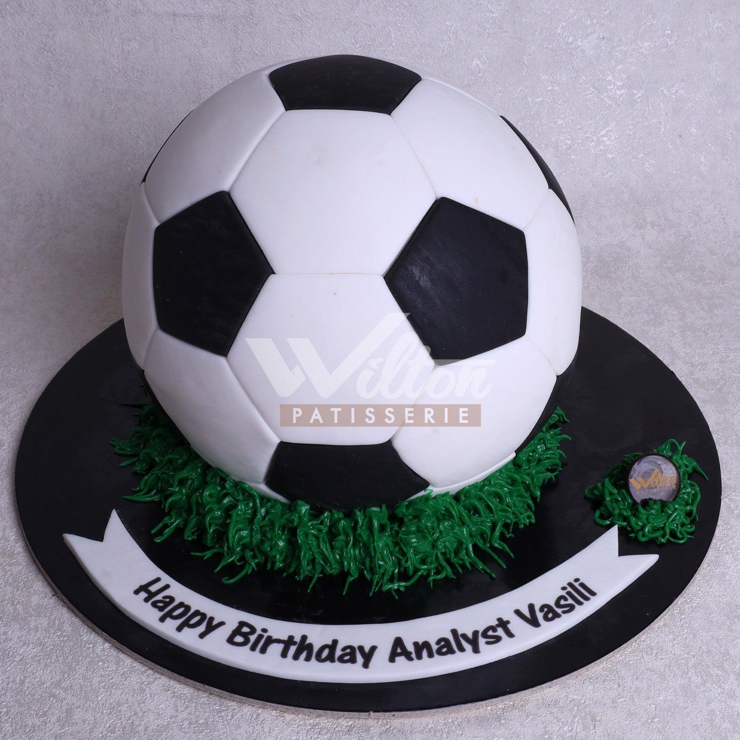 B.12.c FOOTBALL - Birthday Cakes - WILTON PATISSERIE