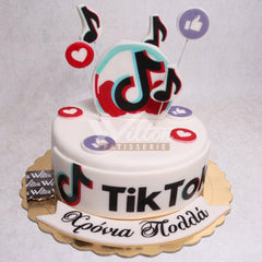 D.1.a TIK TOK - Children Birthday Cakes - WILTON PATISSERIE
