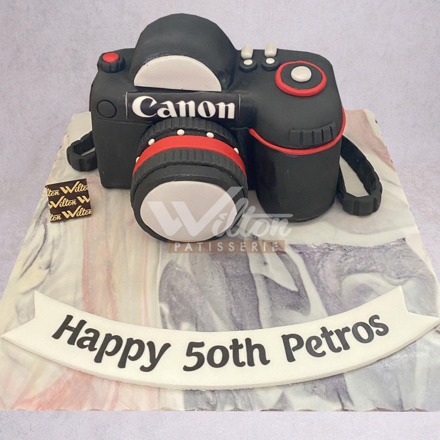 DD.22.a CANON - Adult Birthday Cake - WILTON PATISSERIE