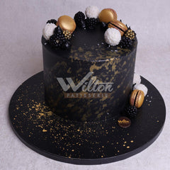 DD.7.d MACARONS - Adult Birthday Cake - WILTON PATISSERIE