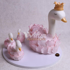 G.30.a SWAN - Birthday Cakes - WILTON PATISSERIE