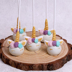 Pop Cakes with Shapes and 2D Design - WILTON PATISSERIE