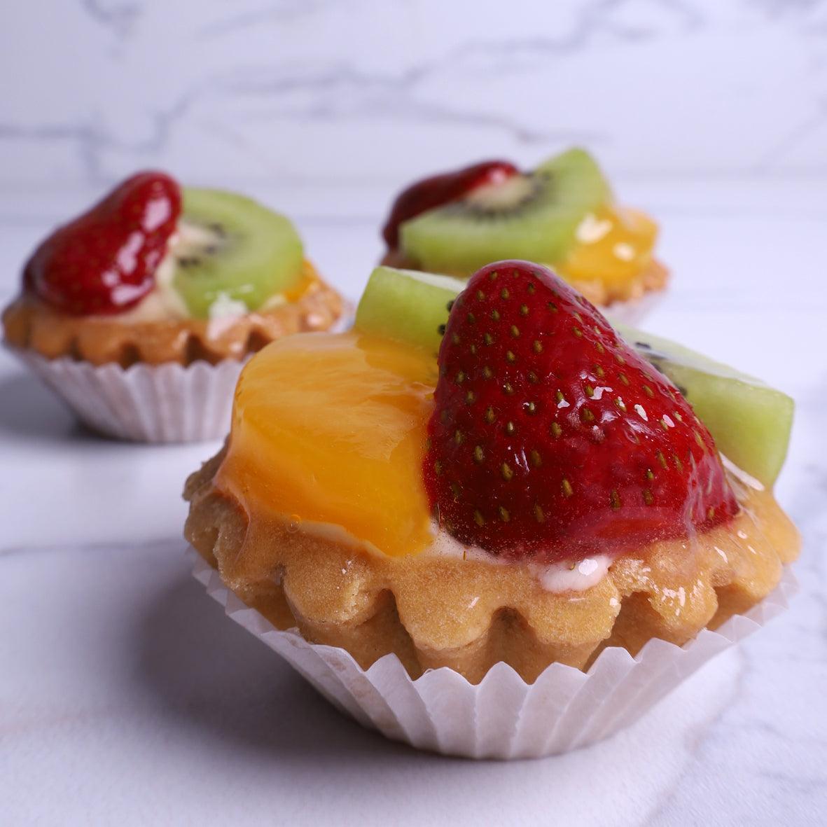 Small Tart with Seasonal Fruits - Coctail Sweets - WILTON PATISSERIE