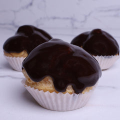 Choux with Cream Dipped in Chocolate - Coctail Sweets - WILTON PATISSERIE