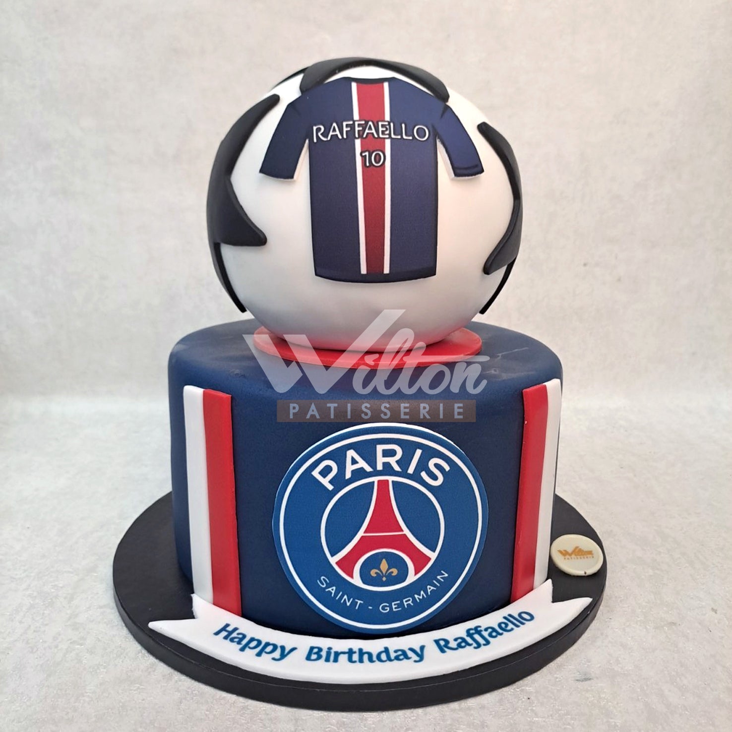 B.12.q FOOTBALL - Birthday Cakes - WILTON PATISSERIE