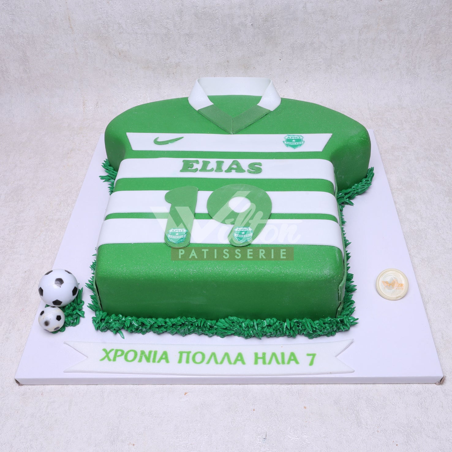 B.47.a FOOTBALL - Birthday Cakes - WILTON PATISSERIE