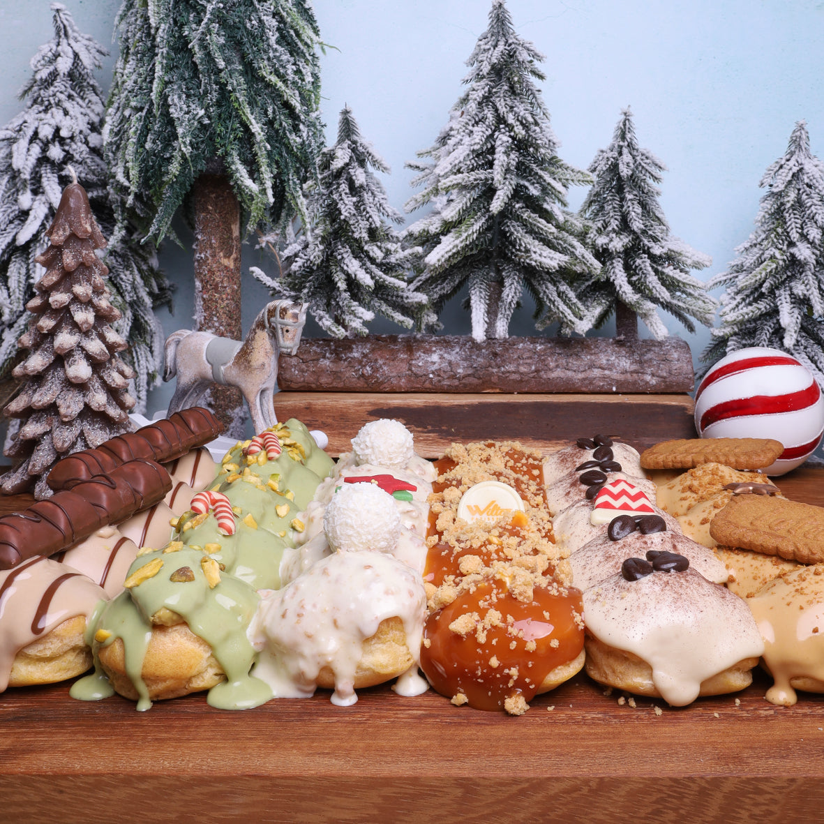 Choux In A Box Christmas - WILTON PATISSERIE