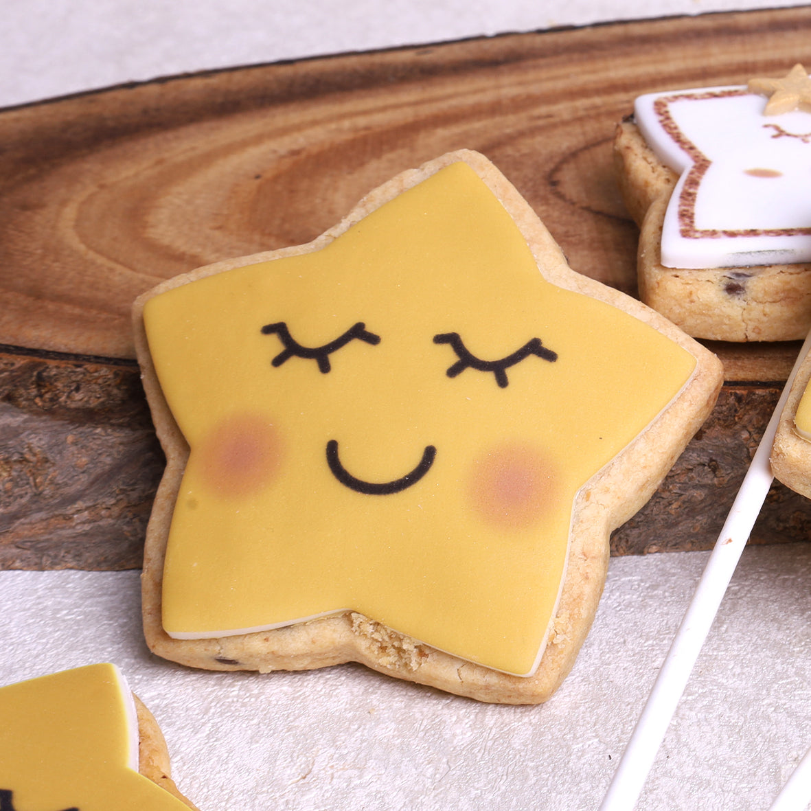 Printed Star Biscuits - WILTON PATISSERIE
