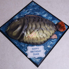 DD.15.b FISH - Adult Birthday Cake - WILTON PATISSERIE