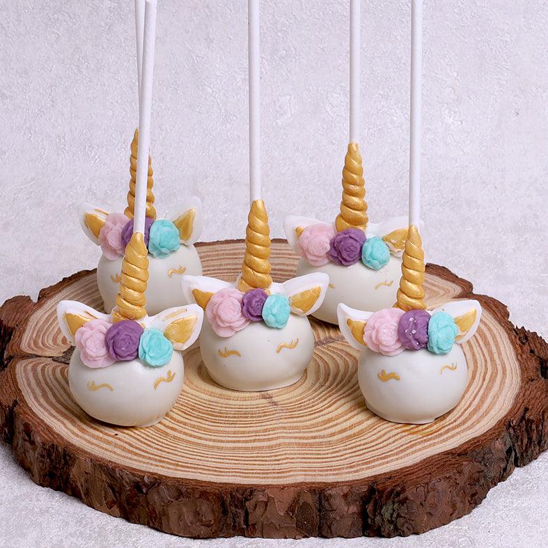 Pop Cakes with Shapes and 2D Design - WILTON PATISSERIE