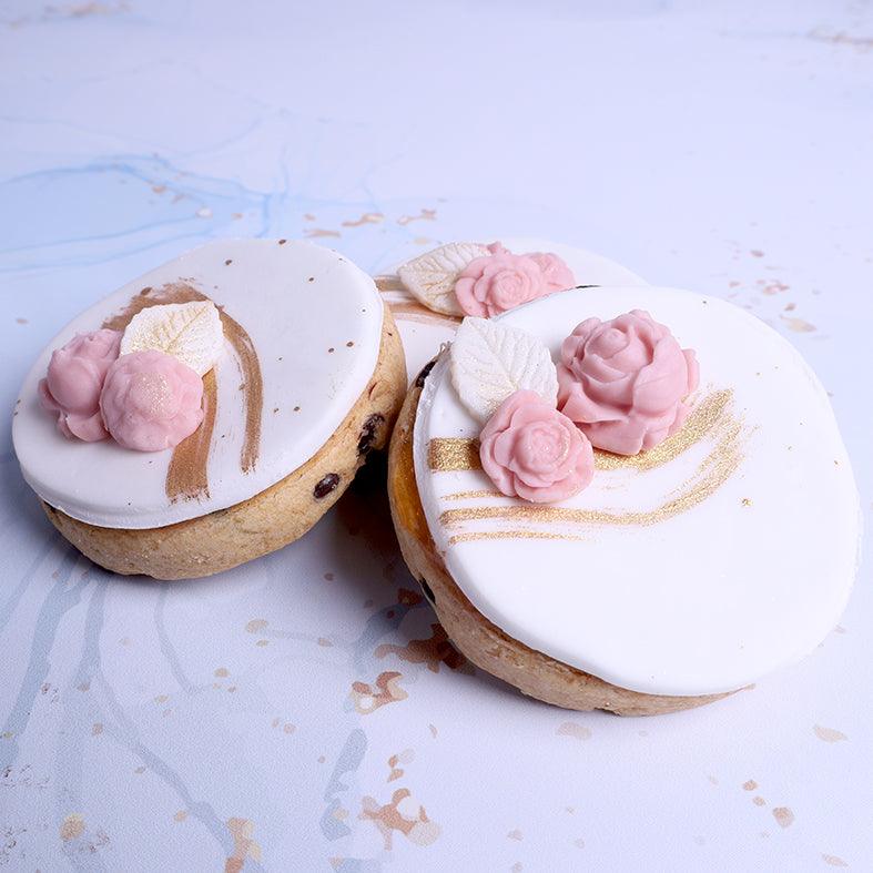 Customised Round Biscuits - WILTON PATISSERIE