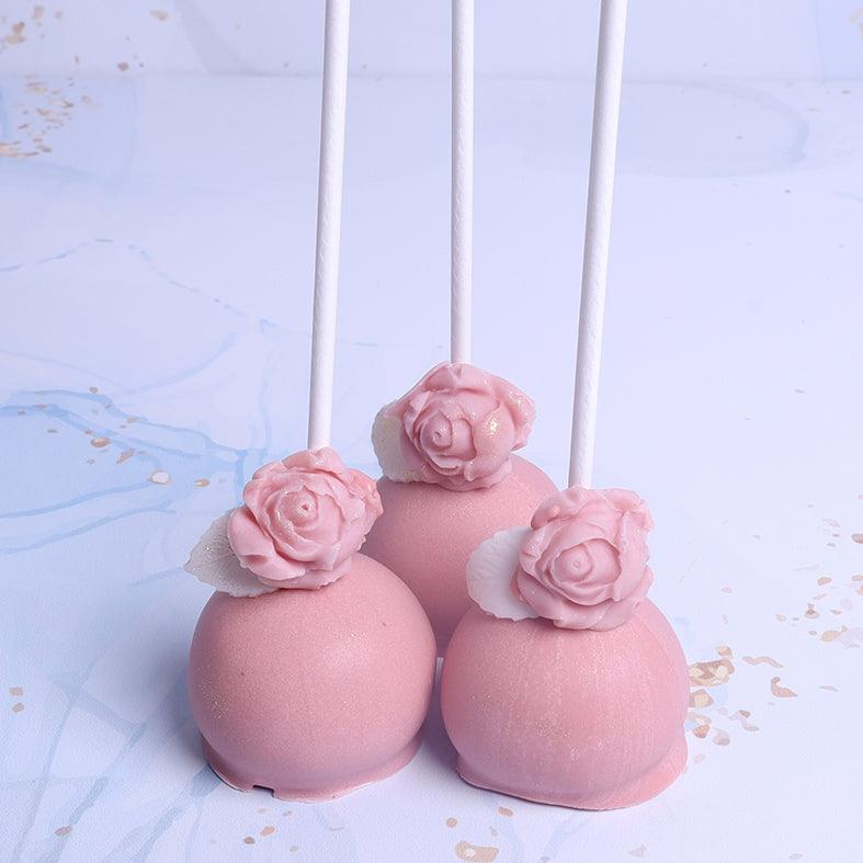 Pop Cakes with Shapes and 2D Design - WILTON PATISSERIE