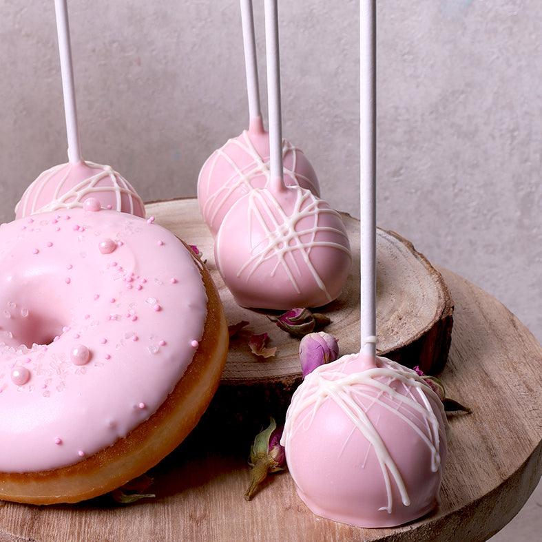 Pop Cakes with Color and Lines - WILTON PATISSERIE